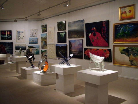 Stanthorpe Regional Art Gallery - Tourism Caloundra 0