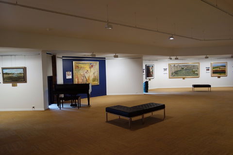 Stanthorpe Regional Art Gallery - Tourism Caloundra 1