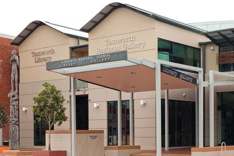 Tamworth Regional Gallery - Tourism Caloundra 0