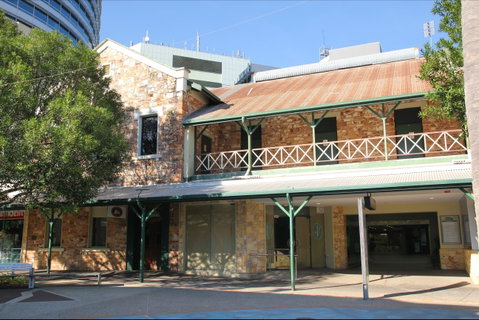 Victoria Hotel (the Vic), Darwin - Tourism Caloundra 0