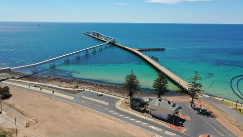 Wallaroo Jetty - Tourism Caloundra 0