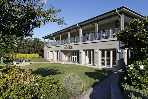 Tulloch Wines - Wine Tasting Paired With Local Handmade Chocolates - Tourism Caloundra 9
