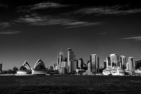 REGAL - Luxury Airport Round Trip, Bespoke Premium Transfer And Tours - Tourism Caloundra 1