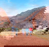 Explore Uluru 7 Hours Guide Tour at Sunrise with Light Breakfast - Tourism Caloundra