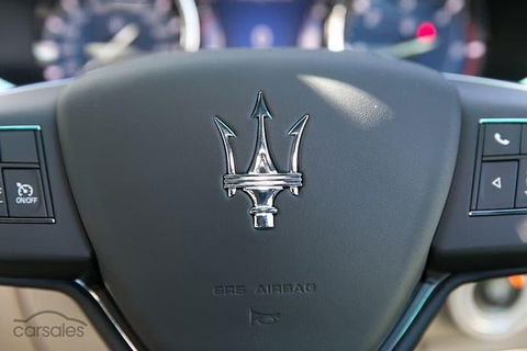 Maserati Quattroporte Limousine Transfer Cairns Airport To City - Tourism Caloundra 3