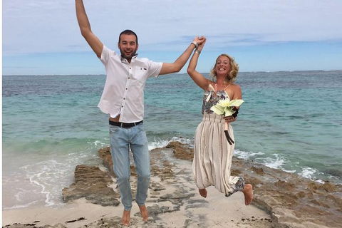 Elope In Paradise - Weddings At Mission Beach - Tourism Caloundra 1
