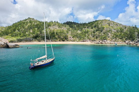 Helicopter And Magnetic Island Sailing - Tourism Caloundra 8
