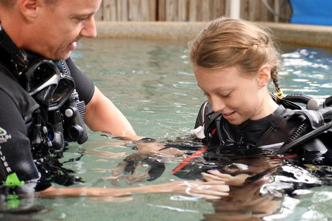 Scuba Kids- Padi Bubblemaker Course - Tourism Caloundra 1