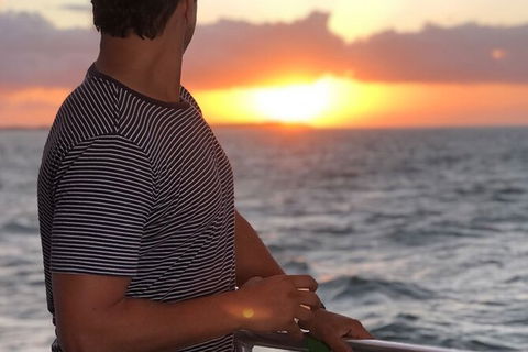 Sunset Twilight Cruise In Hervey Bay - Tourism Caloundra 3