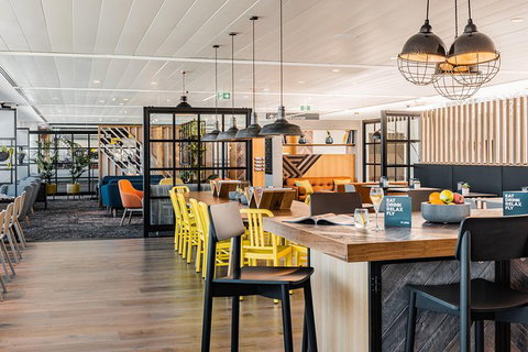 Brisbane Airport - My Lounge - Tourism Caloundra 0