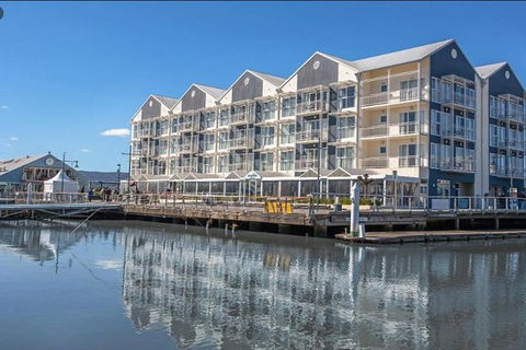 3.5 Hours Walking Guided Tour Of Launceston Highlights - Tourism Caloundra 2