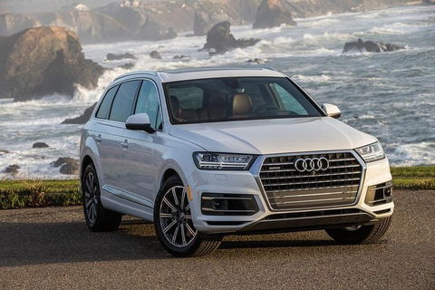 Audi Q7 SUV Melbourne Airport To CBD - Tourism Caloundra 3
