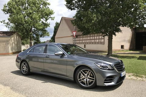 Town Car Hire Melbourne Airport To CBD - Tourism Caloundra 6