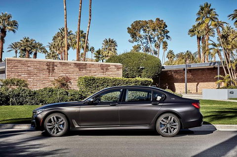 Town Car Hire Melbourne Airport To CBD - Tourism Caloundra 1