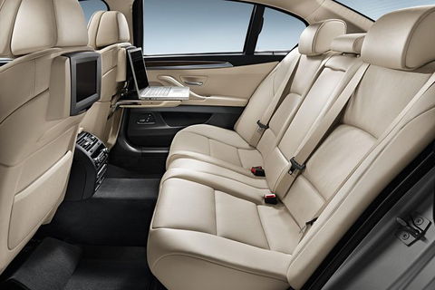 Arrival Private Transfer Melbourne Airport MEL To Melbourne City By Business Car - Tourism Caloundra 1