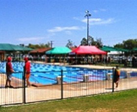 Charleville Swimming Pool - Tourism Caloundra 0
