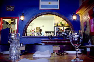 Enris Restaurant - Tourism Caloundra 0