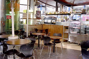 L'incontro - Tourism Caloundra 0