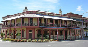 Railway Hotel - Tourism Caloundra 0