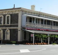 Royal Arms Hotel - Tourism Caloundra