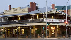 Coopers Alehouse At The Earl - Tourism Caloundra 0