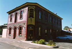 Earl Of Leicester Hotel - Tourism Caloundra 0