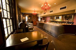 Edinburgh Castle Hotel - Tourism Caloundra 0