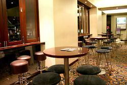 Gladstone Park Hotel - Tourism Caloundra 0