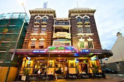 The Lansdowne Hotel - Tourism Caloundra 0