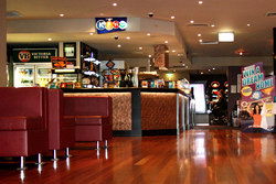 Leighoak Hotel - Tourism Caloundra 0