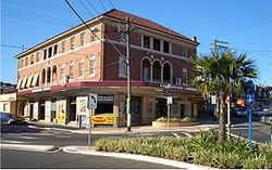 Earlwood Hotel - Tourism Caloundra 1