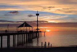 Esplanade Hotel - Tourism Caloundra 2