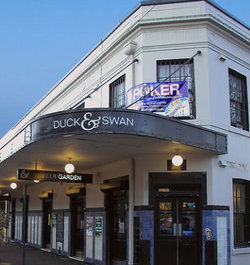 Duck & Swan Hotel - Tourism Caloundra 2