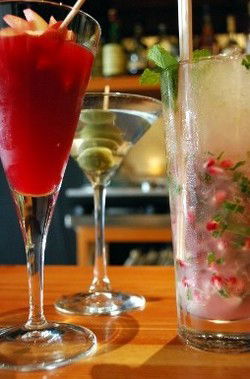 Rrose Bar - Tourism Caloundra 2