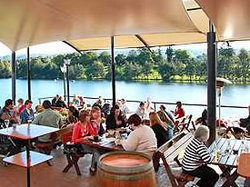 Regatta Bar - Log Cabin - Tourism Caloundra 3