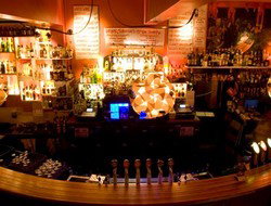 Crown And Sceptre Hotel - Tourism Caloundra 1