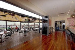 Birkenhead Tavern - Tourism Caloundra 2
