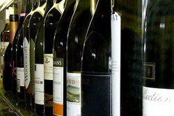 Riverview Hotel & Kains Bar & Restaurant - Tourism Caloundra 1