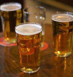 MGM's Tavern - Tourism Caloundra 2