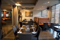 Monsoons Restaurant And Party Bar - Tourism Caloundra 2