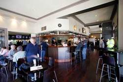 The Vine Hotel - Tourism Caloundra 3