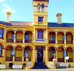 The Queenscliff Historic Royal Hotel - Tourism Caloundra