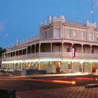The Rose Hotel - Victoria Street Bar - Tourism Caloundra 0