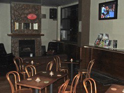 Geelong Hotel - Tourism Caloundra 1