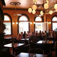 The Rose Hotel - Victoria Street Bar - Tourism Caloundra 1