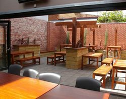 Union Hotel - Tourism Caloundra 2