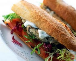 Robin Hood Hotel - Tourism Caloundra 3