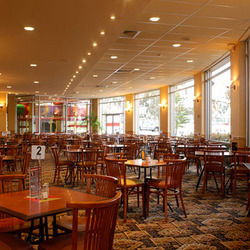 Village Green Hotel - Tourism Caloundra 3