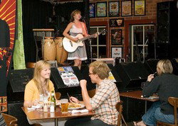 Settlers Tavern - Tourism Caloundra 3