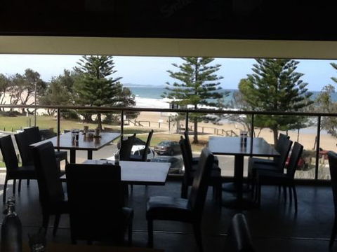Mollymook Golf Club - Tourism Caloundra 3